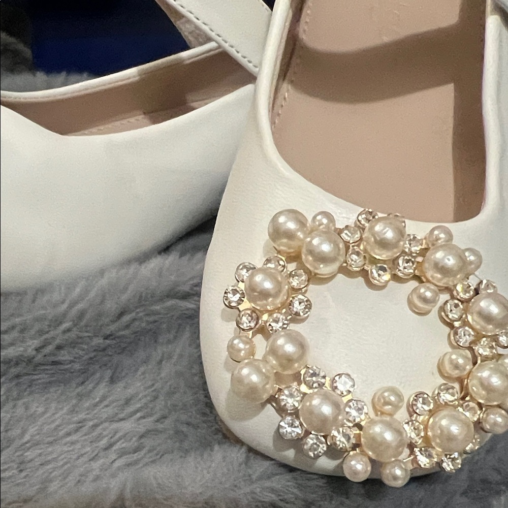 Coutgo Toddler Dress Shoes with Pearl Accents NIB retail $40 - Picture 4 of 7